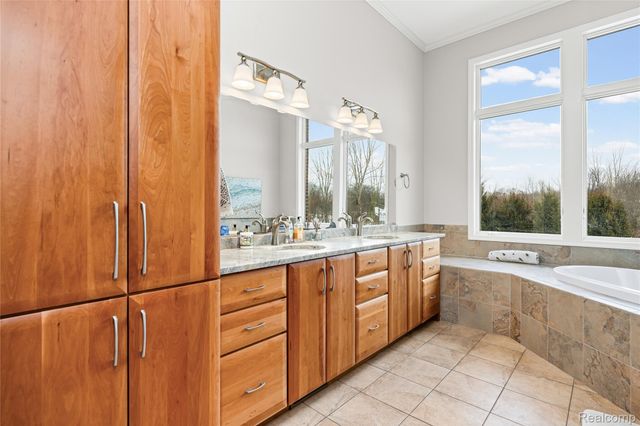 3520 Blue Heron Court, Ypsilanti, MI 48198