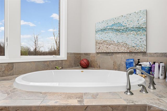 3520 Blue Heron Court, Ypsilanti, MI 48198