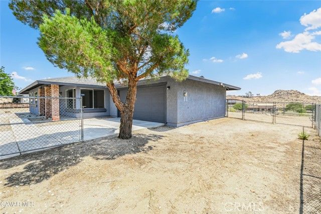16509 Mackennas Gold Avenue, Palmdale, CA 93591