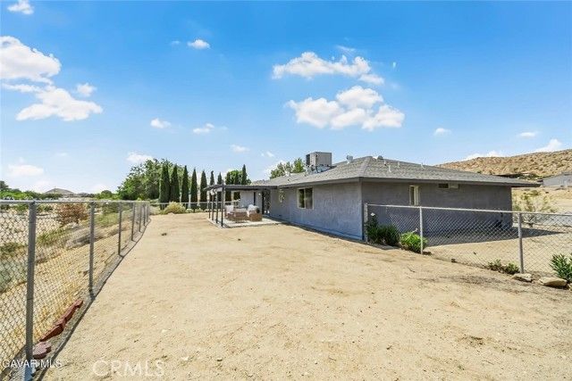 16509 Mackennas Gold Avenue, Palmdale, CA 93591