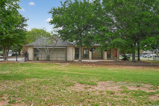 133 private road 4664, Castroville, TX 78009