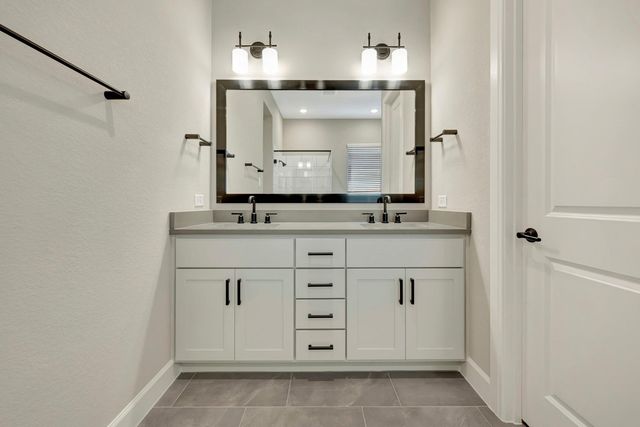 11903 Greenwood Drive, Mont Belvieu, TX 77523