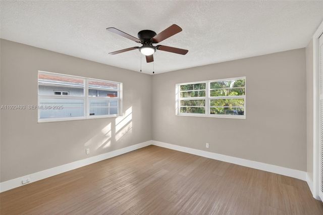 1015 NE 17th Ct, Fort Lauderdale, FL 33305