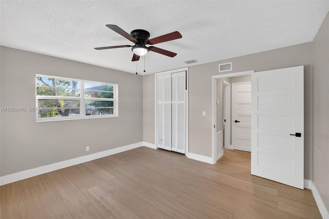 1015 NE 17th Ct, Fort Lauderdale, FL 33305