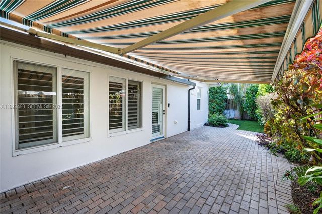 1015 NE 17th Ct, Fort Lauderdale, FL 33305