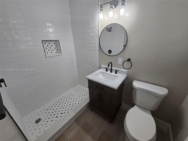 1015 NE 17th Ct, Fort Lauderdale, FL 33305