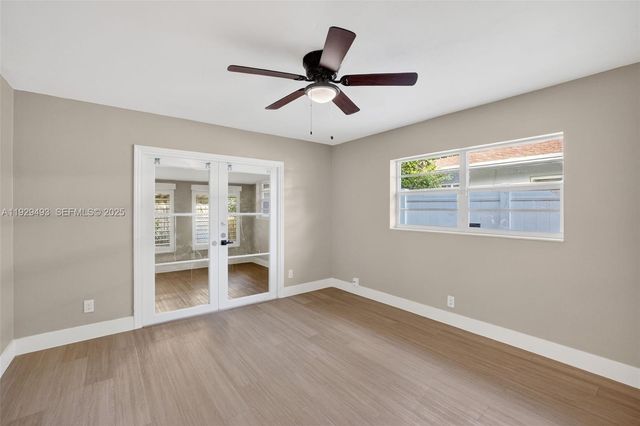 1015 NE 17th Ct, Fort Lauderdale, FL 33305