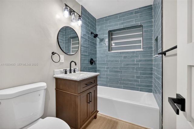 1015 NE 17th Ct, Fort Lauderdale, FL 33305