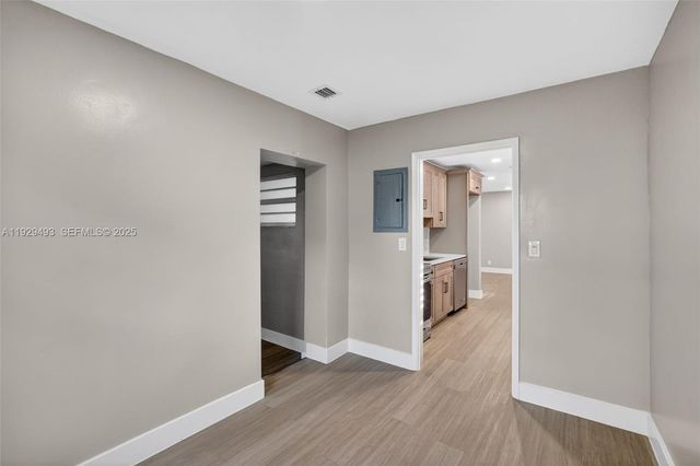 1015 NE 17th Ct, Fort Lauderdale, FL 33305