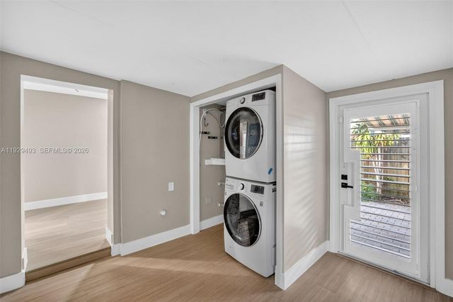 1015 NE 17th Ct, Fort Lauderdale, FL 33305