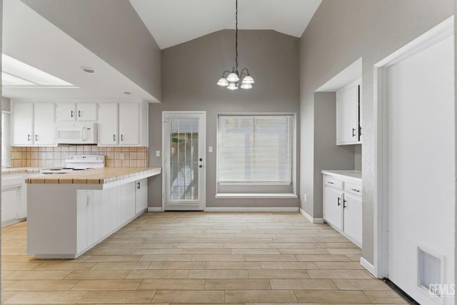 4200 Ryder Lane, Bakersfield, CA 93311