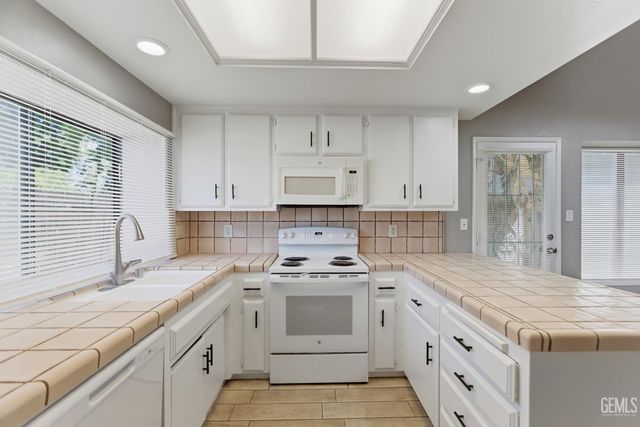 4200 Ryder Lane, Bakersfield, CA 93311