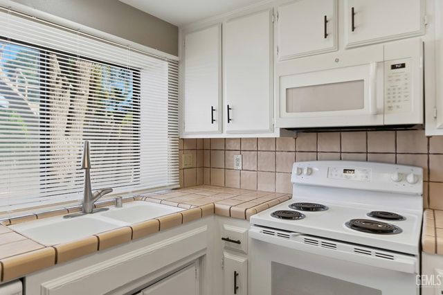 4200 Ryder Lane, Bakersfield, CA 93311