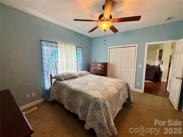 194 Beechnut Drive, Hendersonville, NC 28739