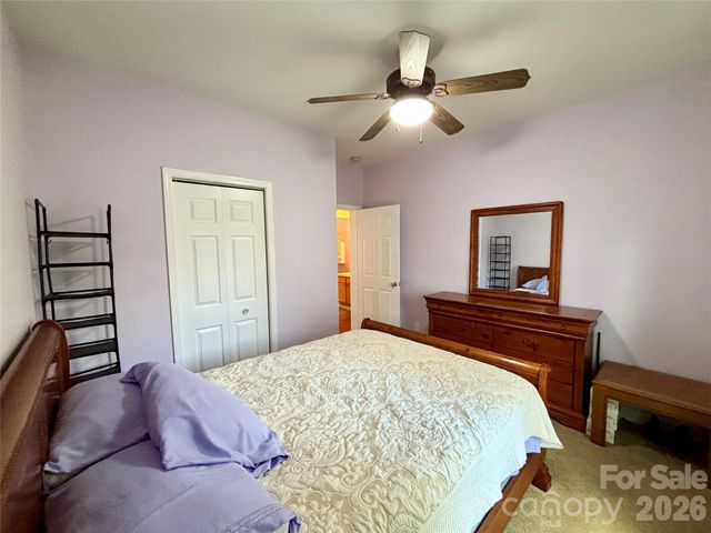 194 Beechnut Drive, Hendersonville, NC 28739