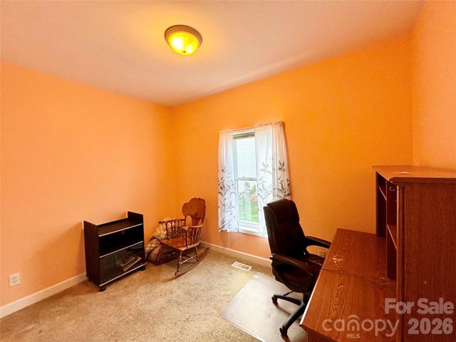 194 Beechnut Drive, Hendersonville, NC 28739