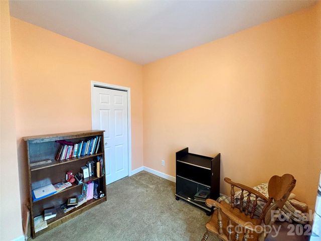 194 Beechnut Drive, Hendersonville, NC 28739