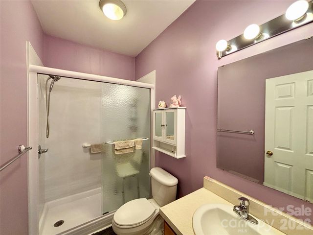 194 Beechnut Drive, Hendersonville, NC 28739