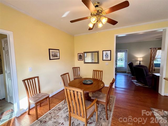 194 Beechnut Drive, Hendersonville, NC 28739