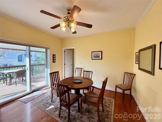 194 Beechnut Drive, Hendersonville, NC 28739