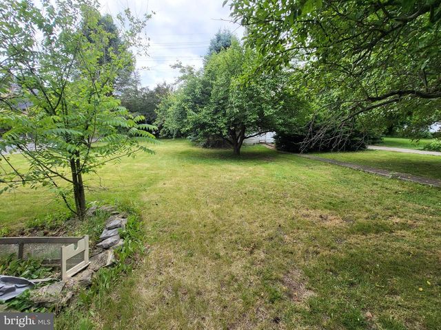 24 CHURCH ST, Mercersburg, PA 17236