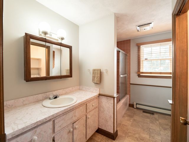 19 Greenview Dr, Plymouth, MA 02360