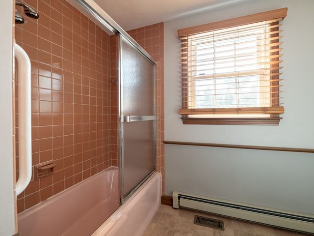 19 Greenview Dr, Plymouth, MA 02360