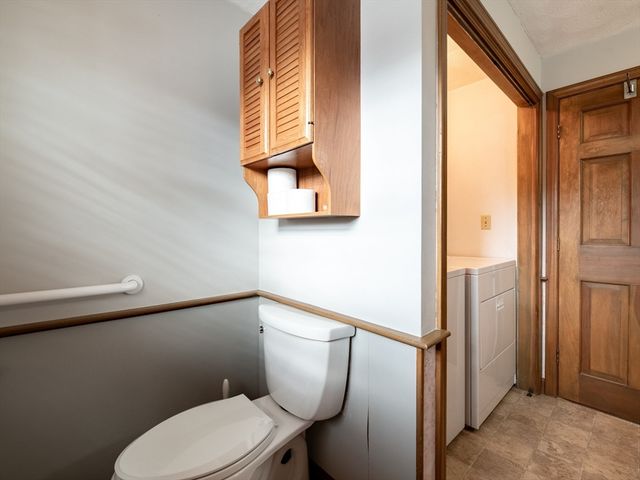 19 Greenview Dr, Plymouth, MA 02360