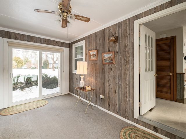 19 Greenview Dr, Plymouth, MA 02360