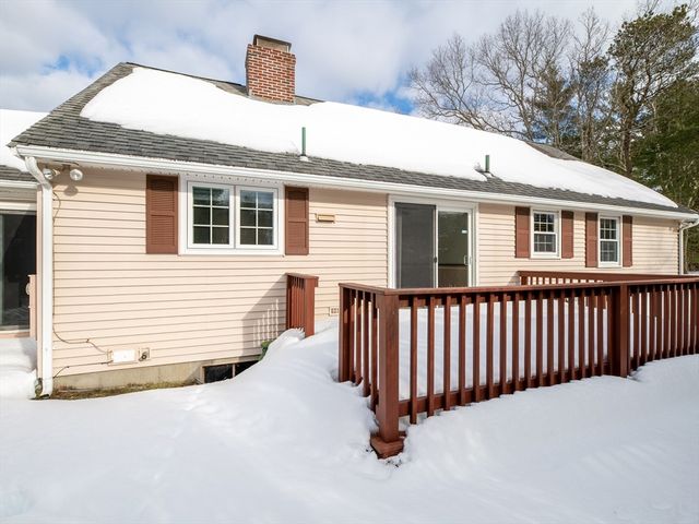 19 Greenview Dr, Plymouth, MA 02360