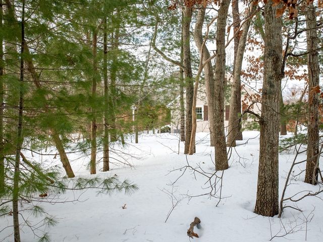 19 Greenview Dr, Plymouth, MA 02360