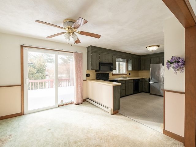 19 Greenview Dr, Plymouth, MA 02360