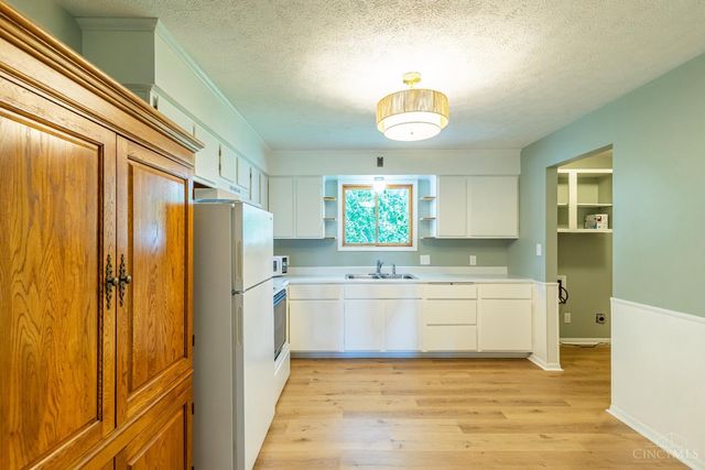 99 Newstedt Avenue, West Union, OH 45693