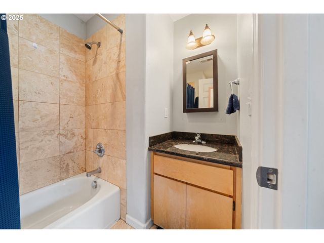 2619 Se 109TH Ave, Portland, OR 97266