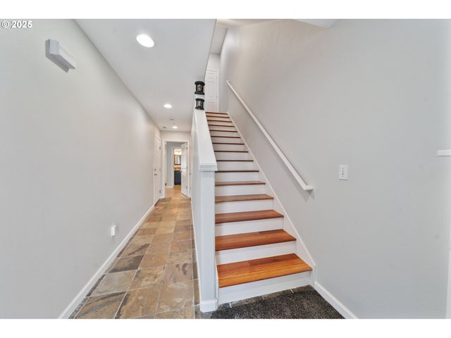 2619 Se 109TH Ave, Portland, OR 97266