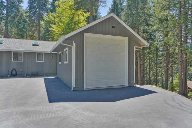 2320 Old Blair Mill Rd, Pollock Pines, CA 95726