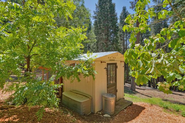 2320 Old Blair Mill Rd, Pollock Pines, CA 95726