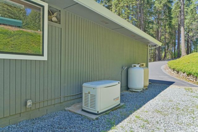 2320 Old Blair Mill Rd, Pollock Pines, CA 95726