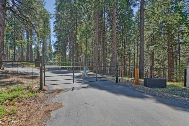 2320 Old Blair Mill Rd, Pollock Pines, CA 95726