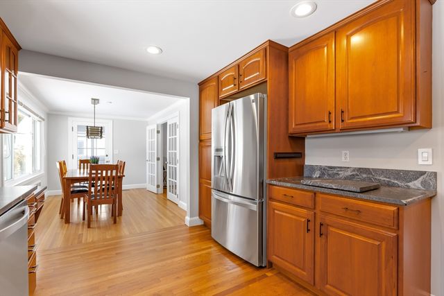 60 Douglas Rd, Needham, MA 02492