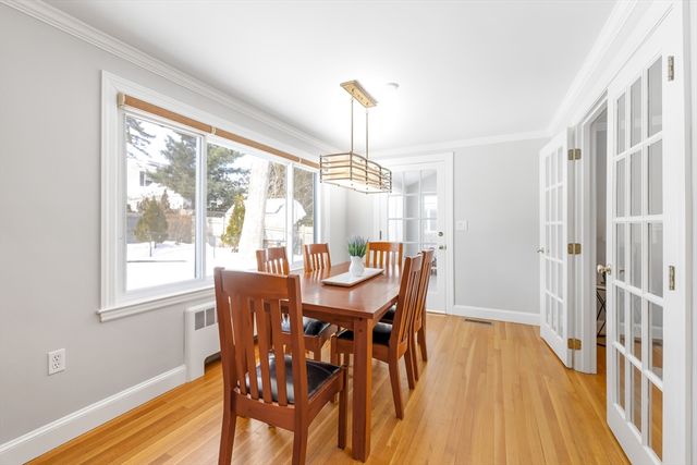 60 Douglas Rd, Needham, MA 02492