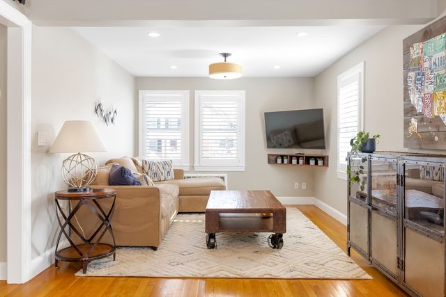 60 Douglas Rd, Needham, MA 02492