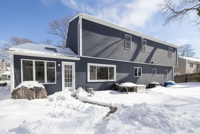 60 Douglas Rd, Needham, MA 02492