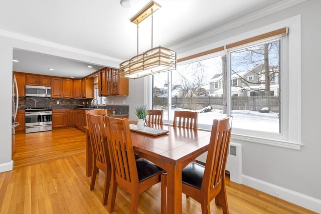 60 Douglas Rd, Needham, MA 02492