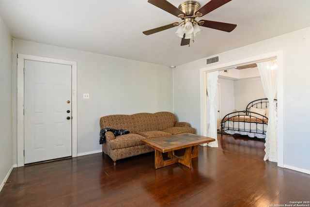 814 W magnolia, San Antonio, TX 78212