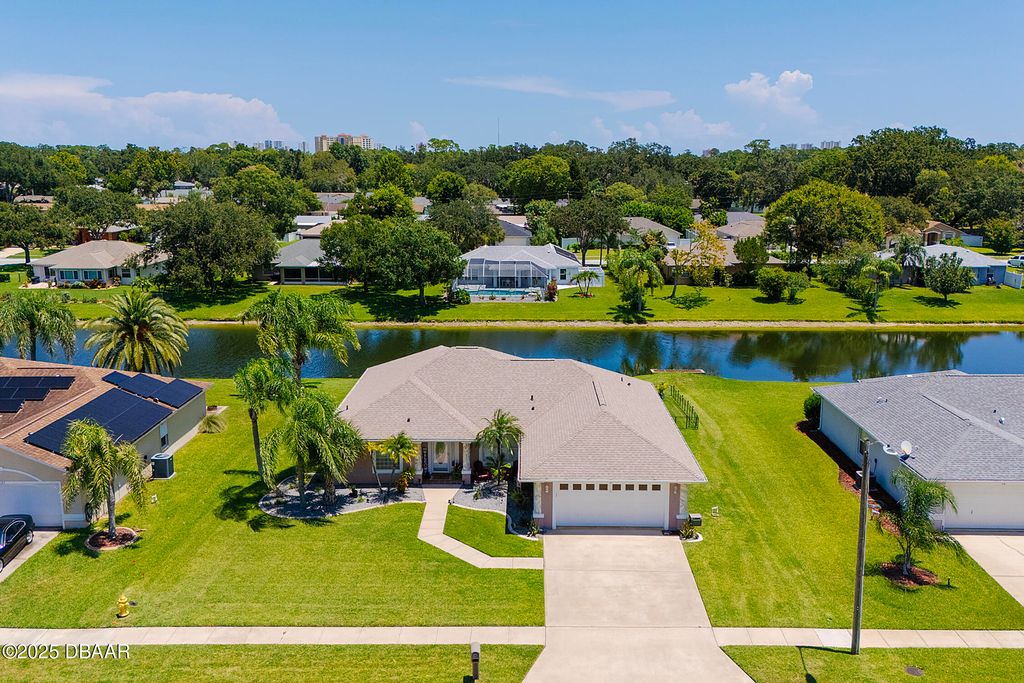 121 Spinnaker Circle, South Daytona, FL 32119