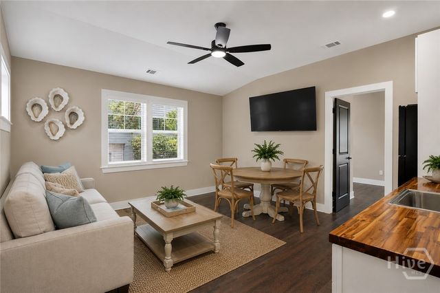 513 E 64th Street, Savannah, GA 31405