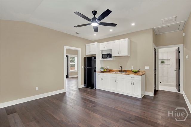 513 E 64th Street, Savannah, GA 31405