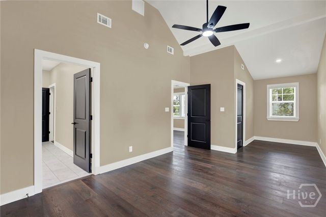513 E 64th Street, Savannah, GA 31405