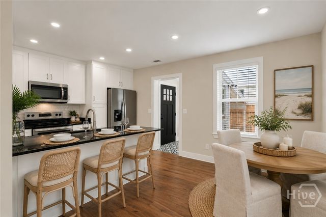 513 E 64th Street, Savannah, GA 31405